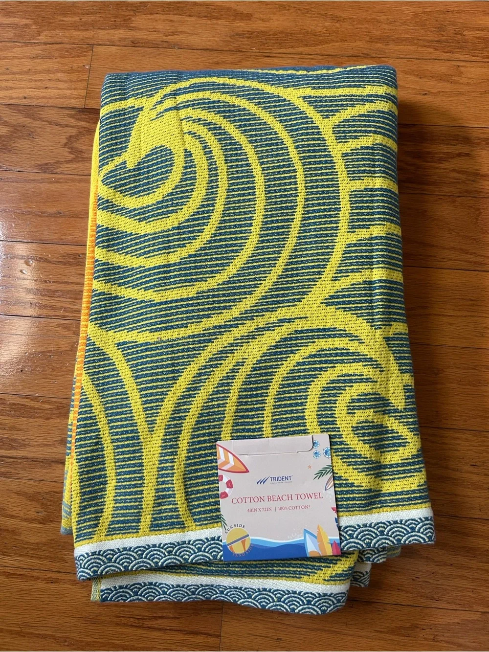 NWT Trodent 100% cotton Beach Towel size 40x 72”